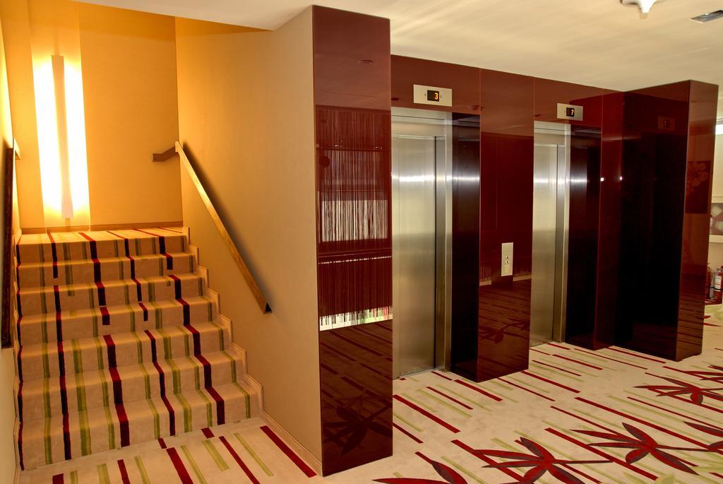 Golden Tulip Ana Dome Hotel Cluj-Napoca Exterior foto